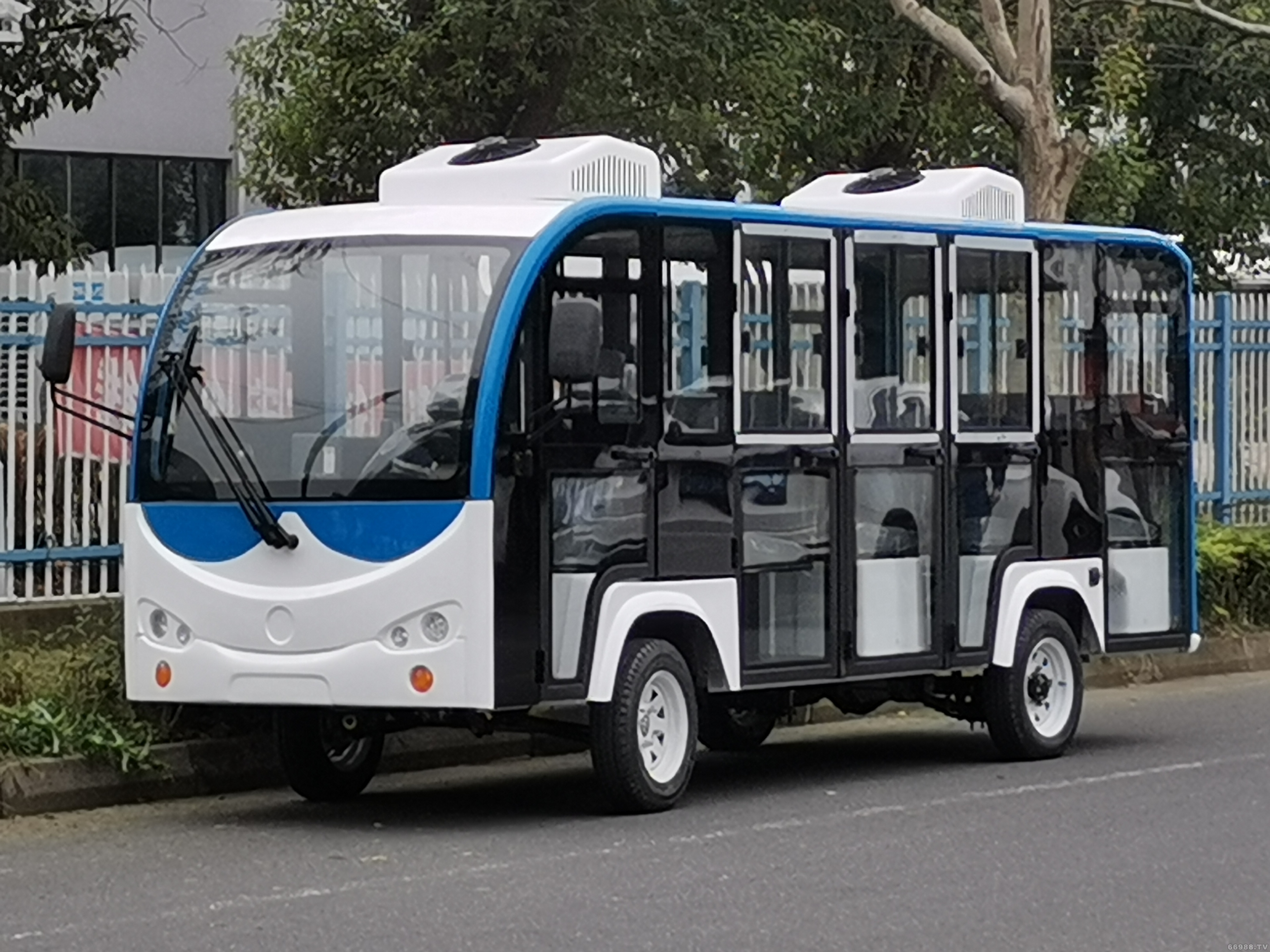 封閉觀光車，蘇州優(yōu)力德帶門電動(dòng)觀光車